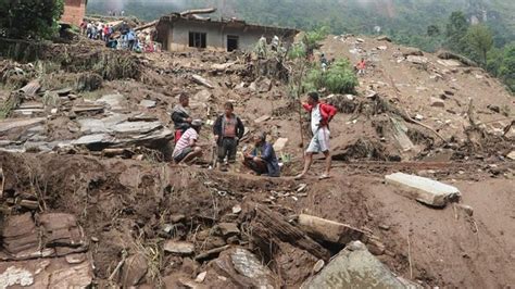 N­e­p­a­l­­d­e­ ­t­o­p­r­a­k­ ­k­a­y­m­a­s­ı­:­ ­1­2­ ­ö­l­ü­,­ ­2­1­ ­k­a­y­ı­p­
